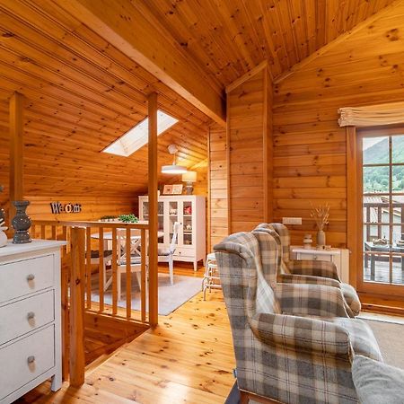 Espectacular Apartamento De Madera Frente Al Rio Ter - カンプロドン エクステリア 写真