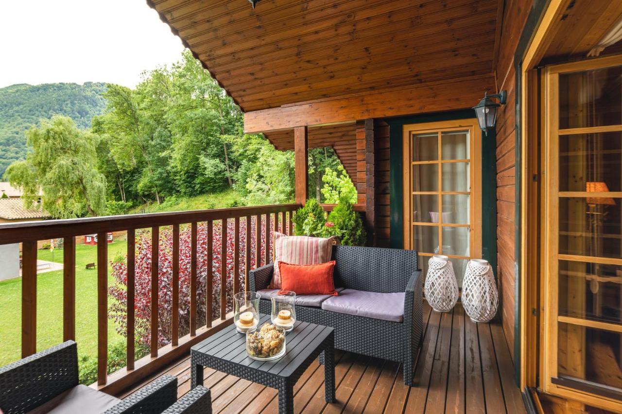 Espectacular Apartamento De Madera Frente Al Rio Ter - カンプロドン エクステリア 写真