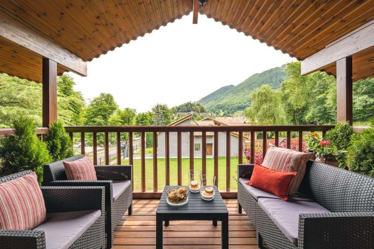 Espectacular Apartamento De Madera Frente Al Rio Ter - カンプロドン エクステリア 写真
