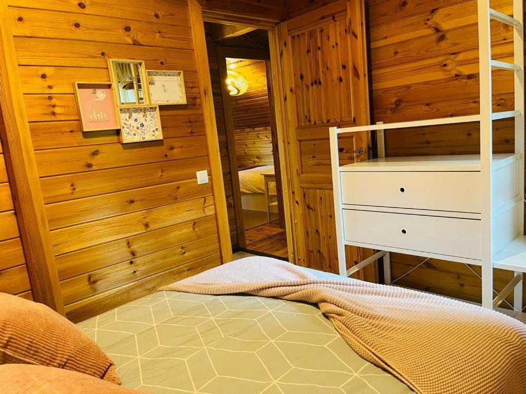 Espectacular Apartamento De Madera Frente Al Rio Ter - カンプロドン エクステリア 写真